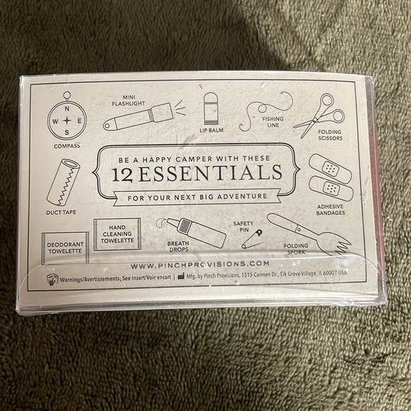 Personal camping kit with 12 essentials. New in original packaging - Picture 2 of 3